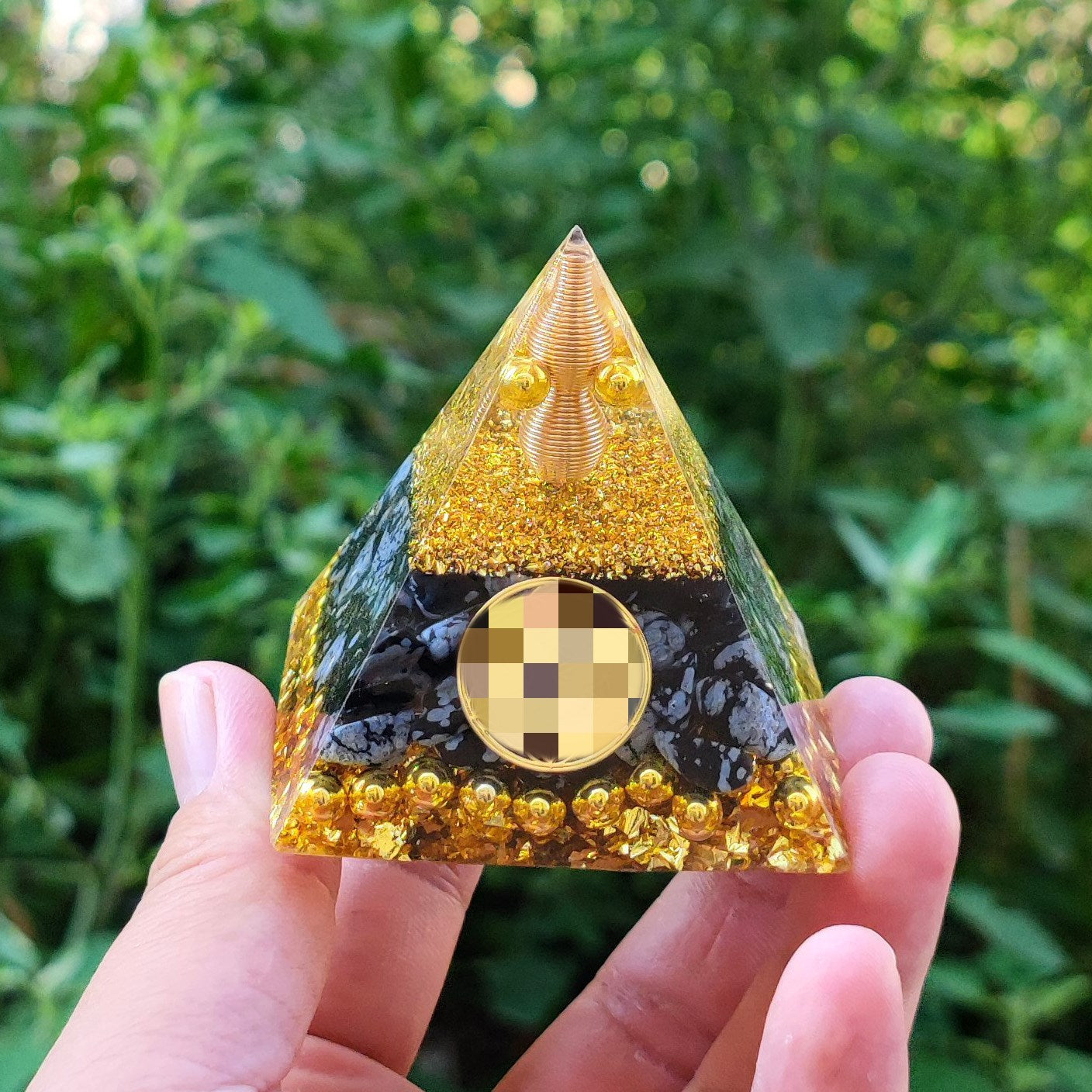 Crystal Ball Chakra Pyramid Gravel Epoxy Resin Pyramid Ornament